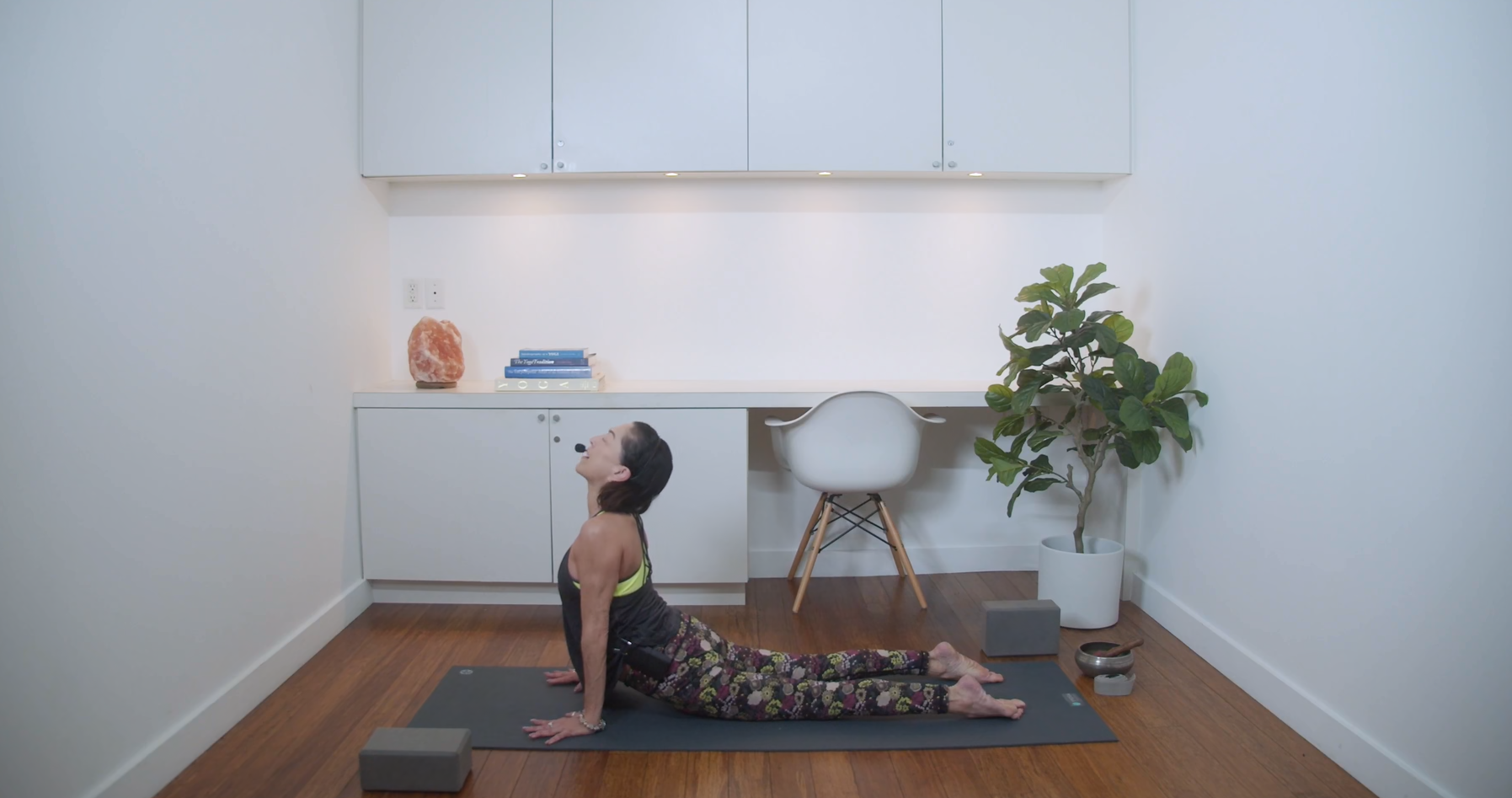 Sweet Sunrise Flow Yoga (45 min) - with Hillary Keegan