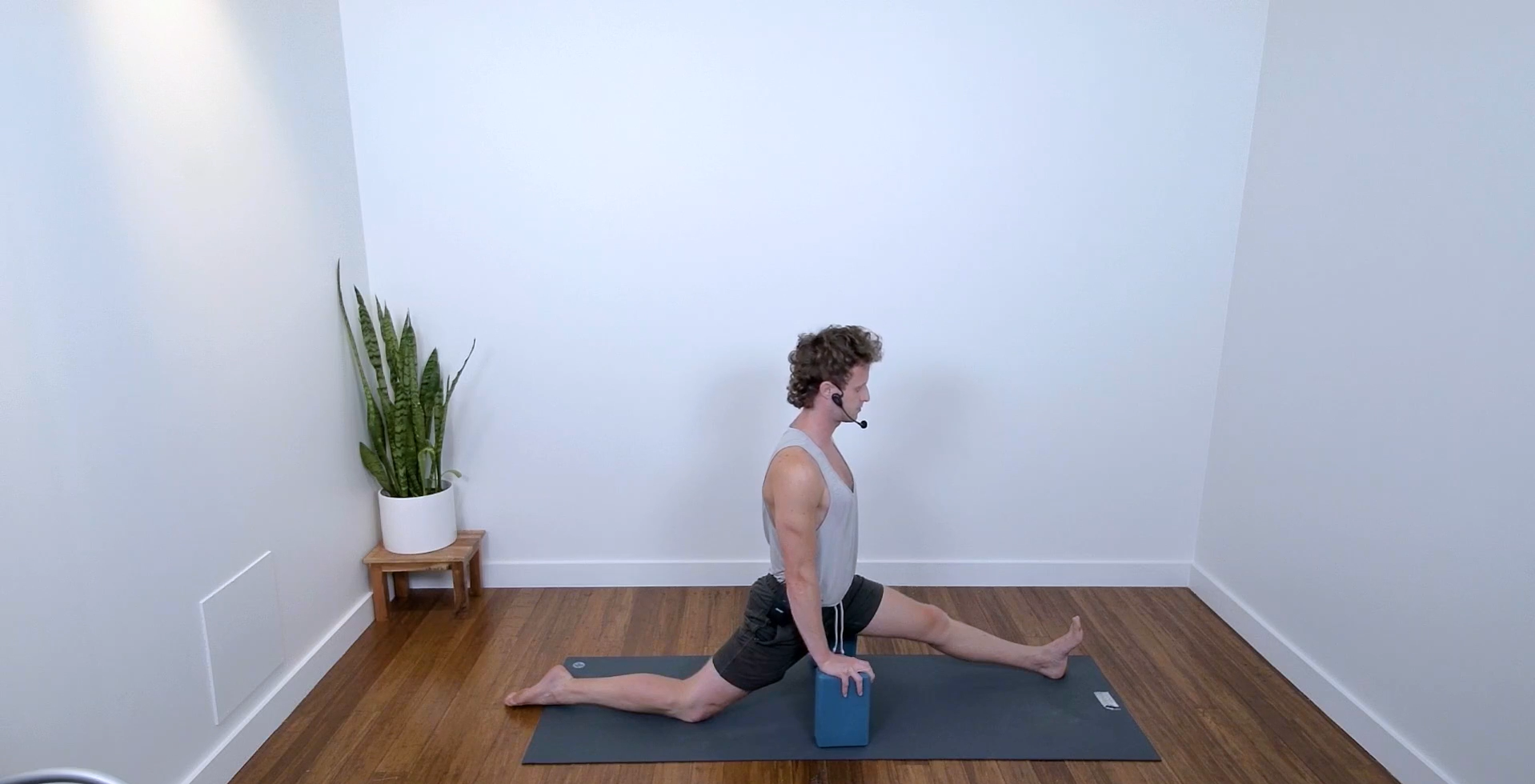 Live Replay: Feel Good Flow (60 min) - with Connor Roff
