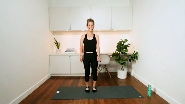 Total Body & Core Workout (30 min) - with Chrissy Chequer