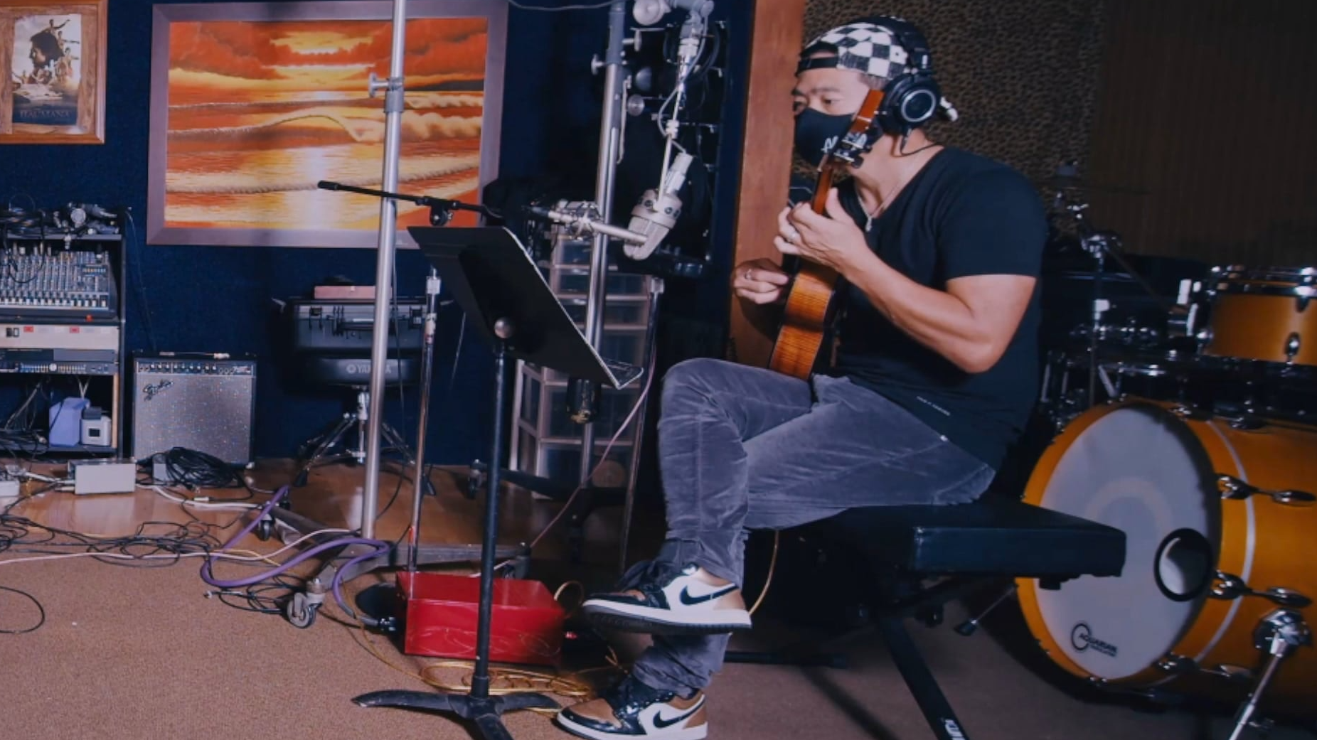 Ukulele Backing Track Jake Shimabukuro-JS Bach Suite No. 1 accompaniment part