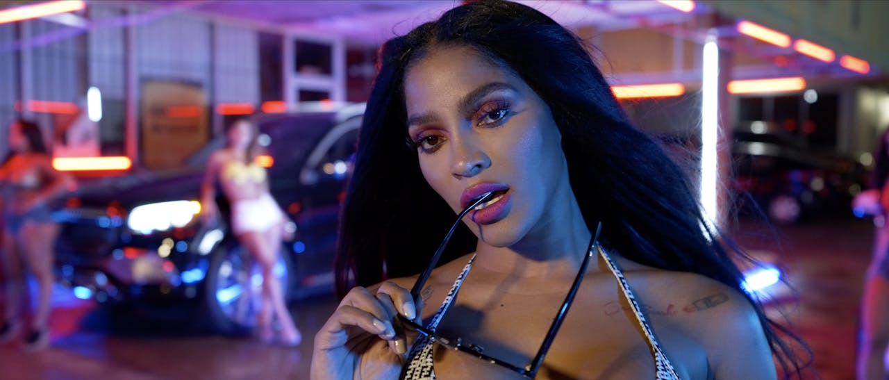 Joseline Hernandez: Finger Fvck A Check - Music Videos - Zeus