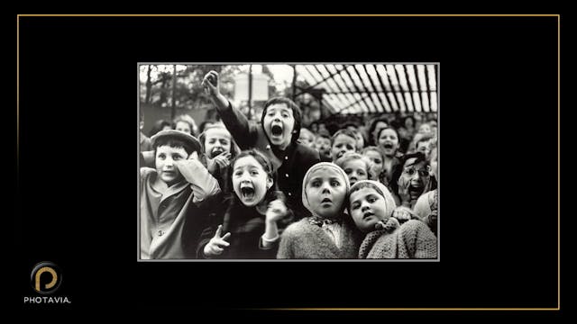 92924576 Children at a Puppet Theater...
