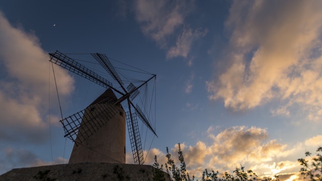 Windmill Time-lapse Video 